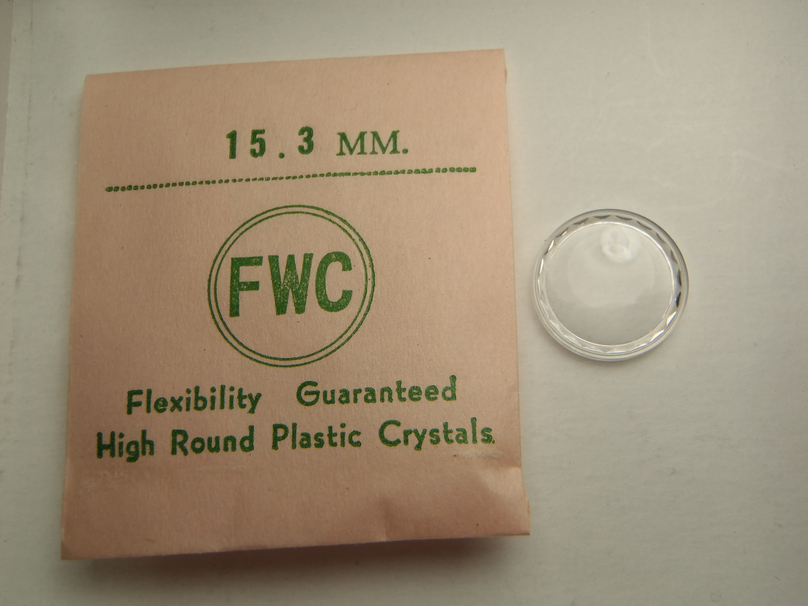FWC HIGH ROUND Diamond Edge PLASTIC WATCH STEP CRYSTAL 15.3 MM NOS