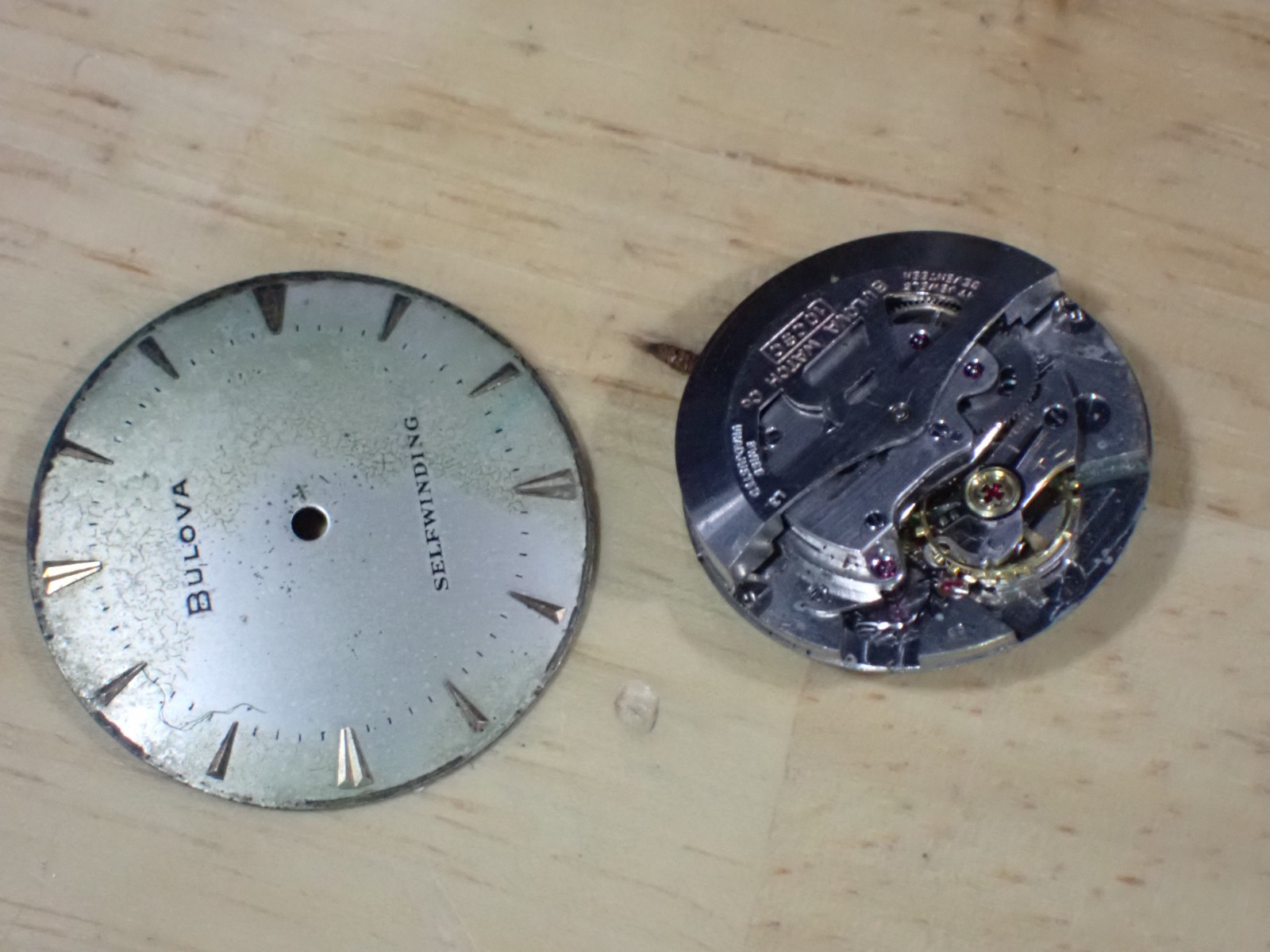 10 CSC Bulova 17 Jewel Self-Winding Men’s Wristwatch movement good balance L3