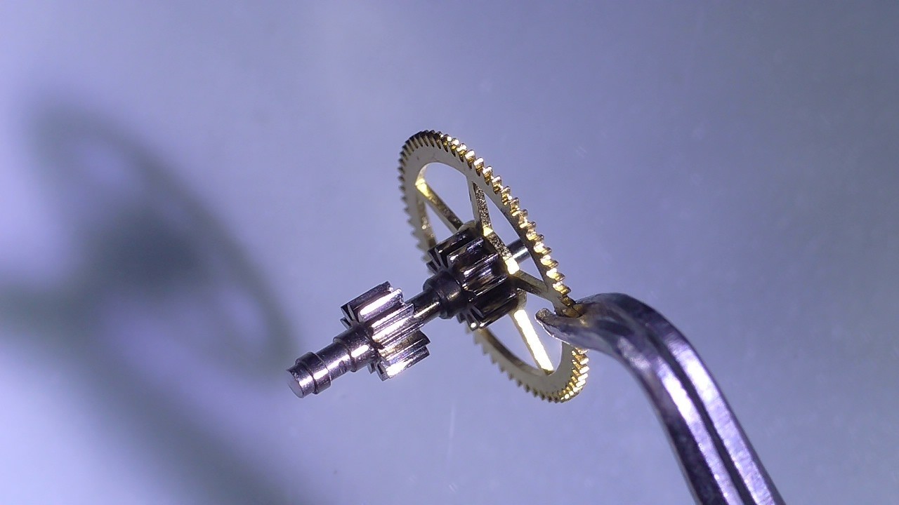 LIP T.18 Center Wheel With 3 mm Height Drive Part.200, Gold Steel Brass