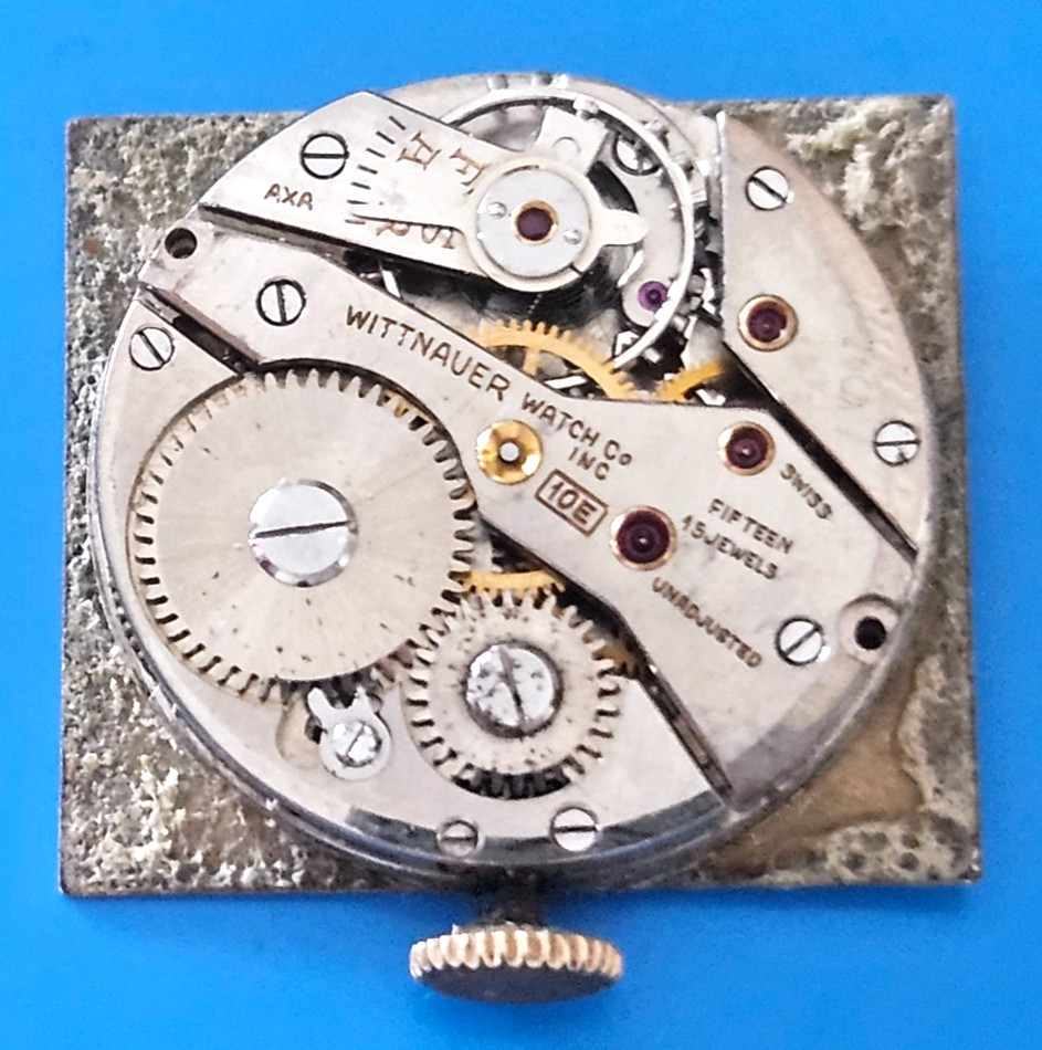 WITTNAUER 10E 15J Watch Movement (REMOVED FROM GOLD CASE/BALANCE RUNS) lot46