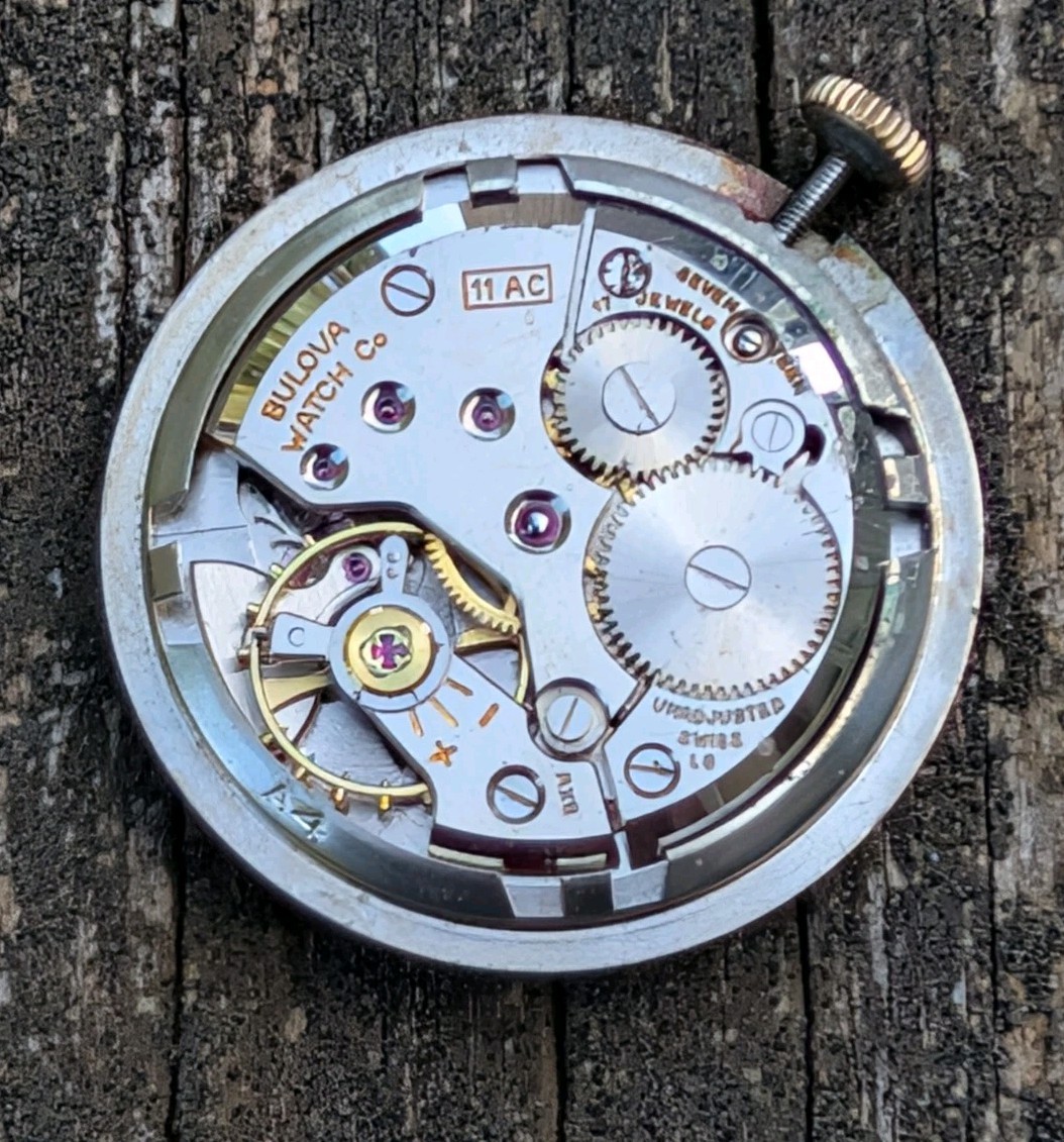 Genuine Bulova Movement (cal 11AC) in Running Order w Nice Dial!!