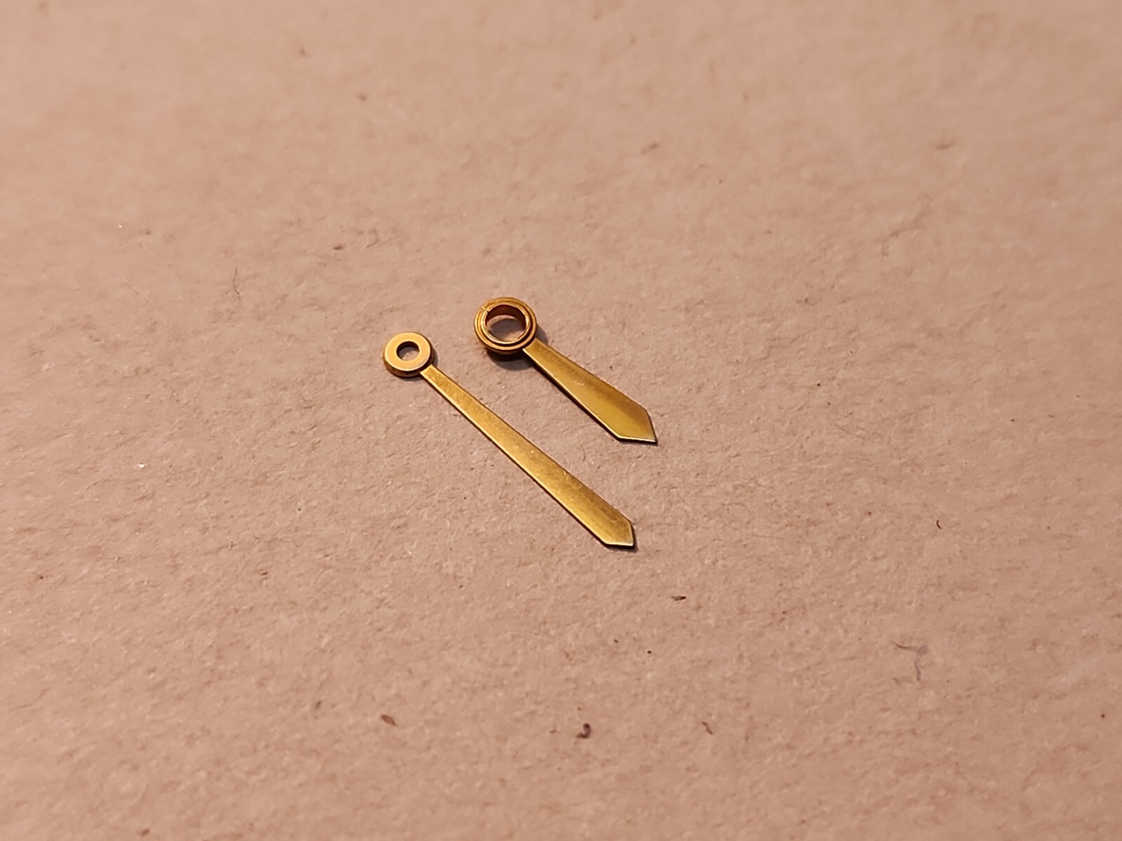 Set Of NOS Elgin 3/0 Fancy Gilt Hr/Min Hands Hole Sizes 140/80