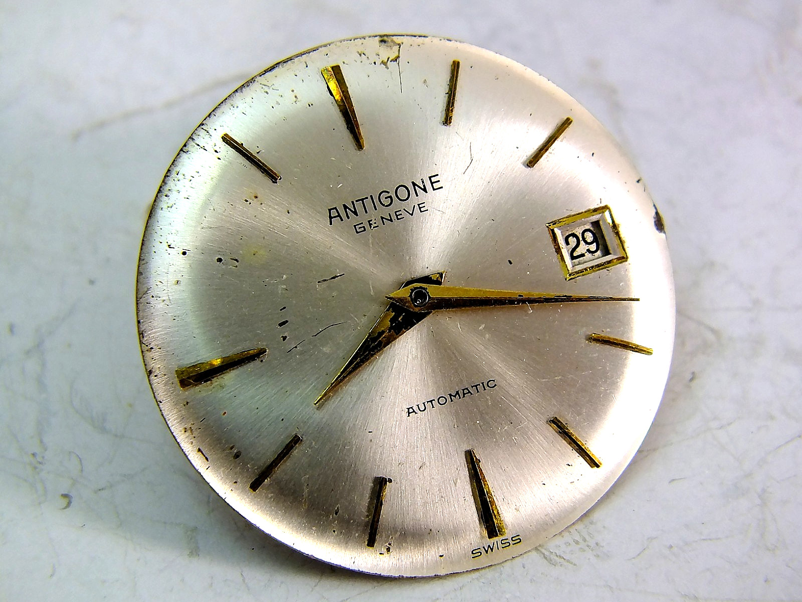 Vintage 25J ETA 2522 Automatic Movement w/Date Wheel/Window – GOOD Balance/Staff