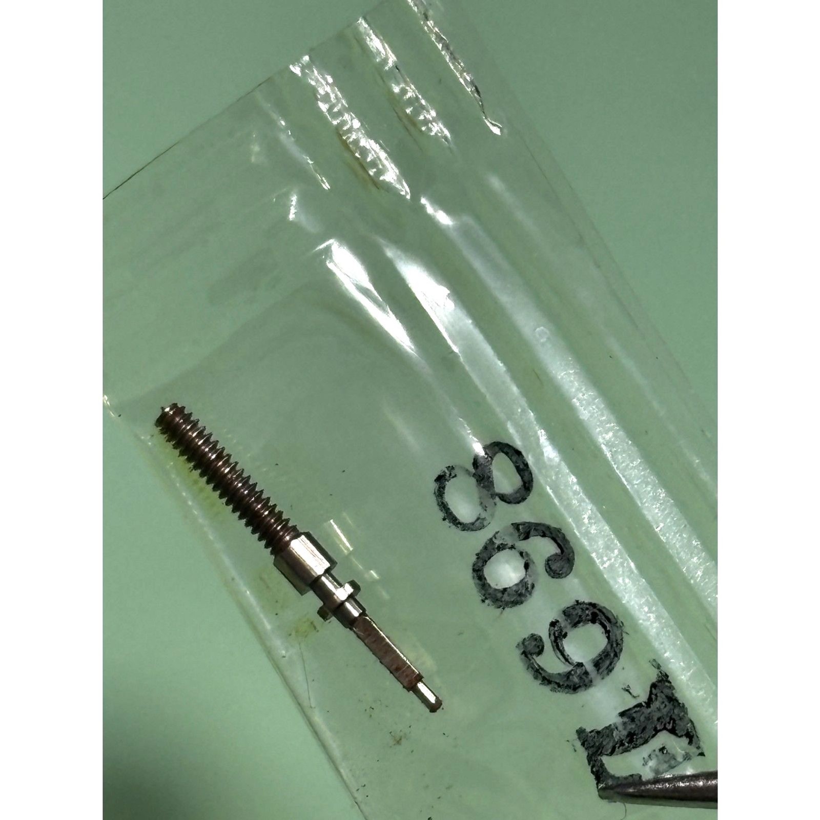NOS Valjoux cal. 23, 72 Marshall #869L stem for vintage men’s watch, NOS