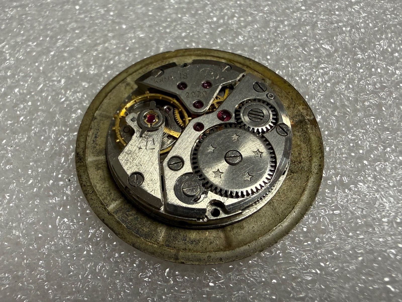 VINTAGE Vostok Wostok Cal. 2209 USSR SOVIET watch Movement. FOR PARTS
