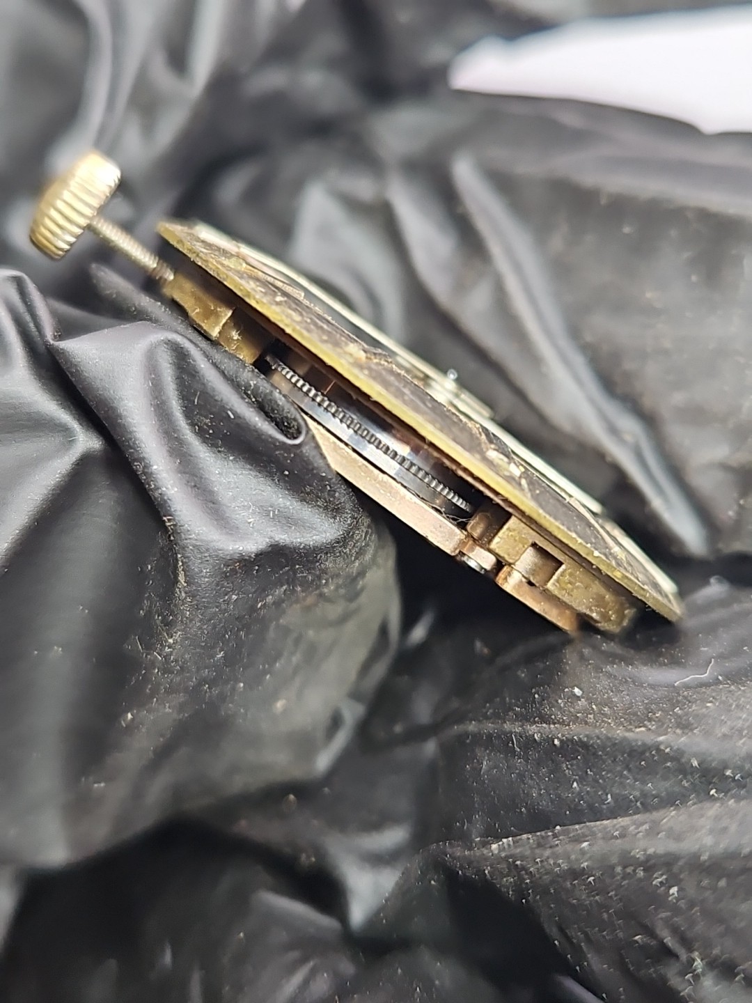 Hilton 17J Watch Movement For Repair Ticks (L3)