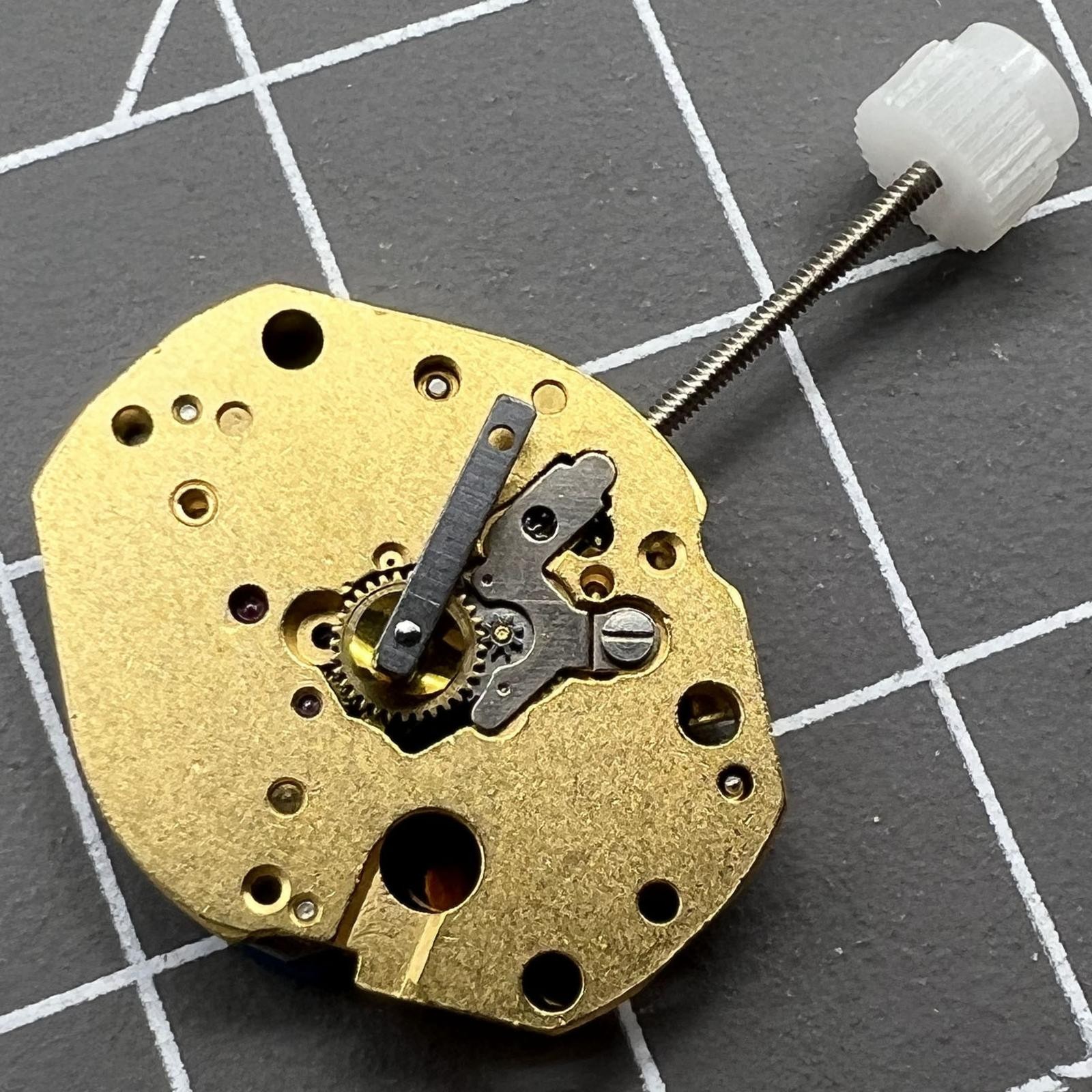 ETA 579 005 Swiss Quartz Movement with 3 Hands ETA 579 105 Model