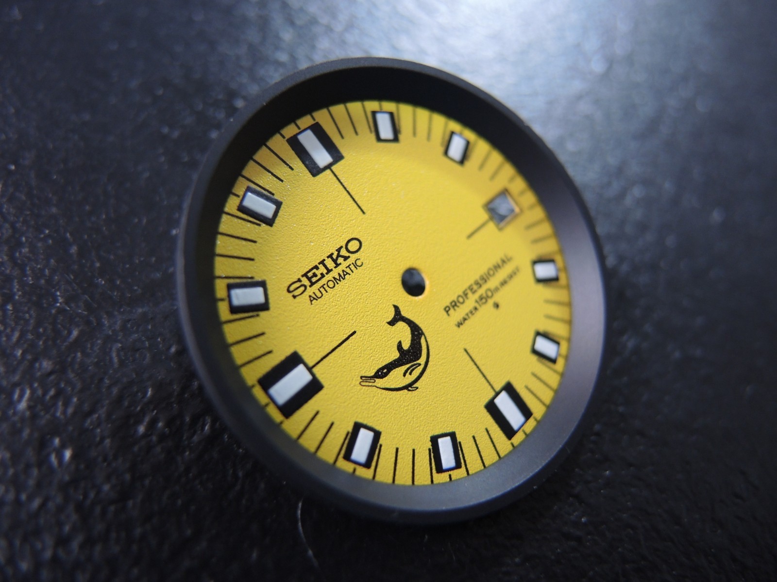 NEW YELLOW DOLHPIN DIAL W/ BLACK MINUTE TRACK LARGE DIVERS 7002-7001/700J WATCH