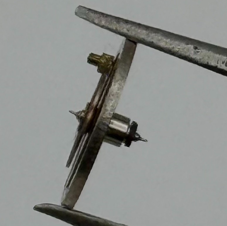 OC R7 DGT Balance Wheel Complete And Spring 10½”’ 1534 Watch Movement Parts NOS