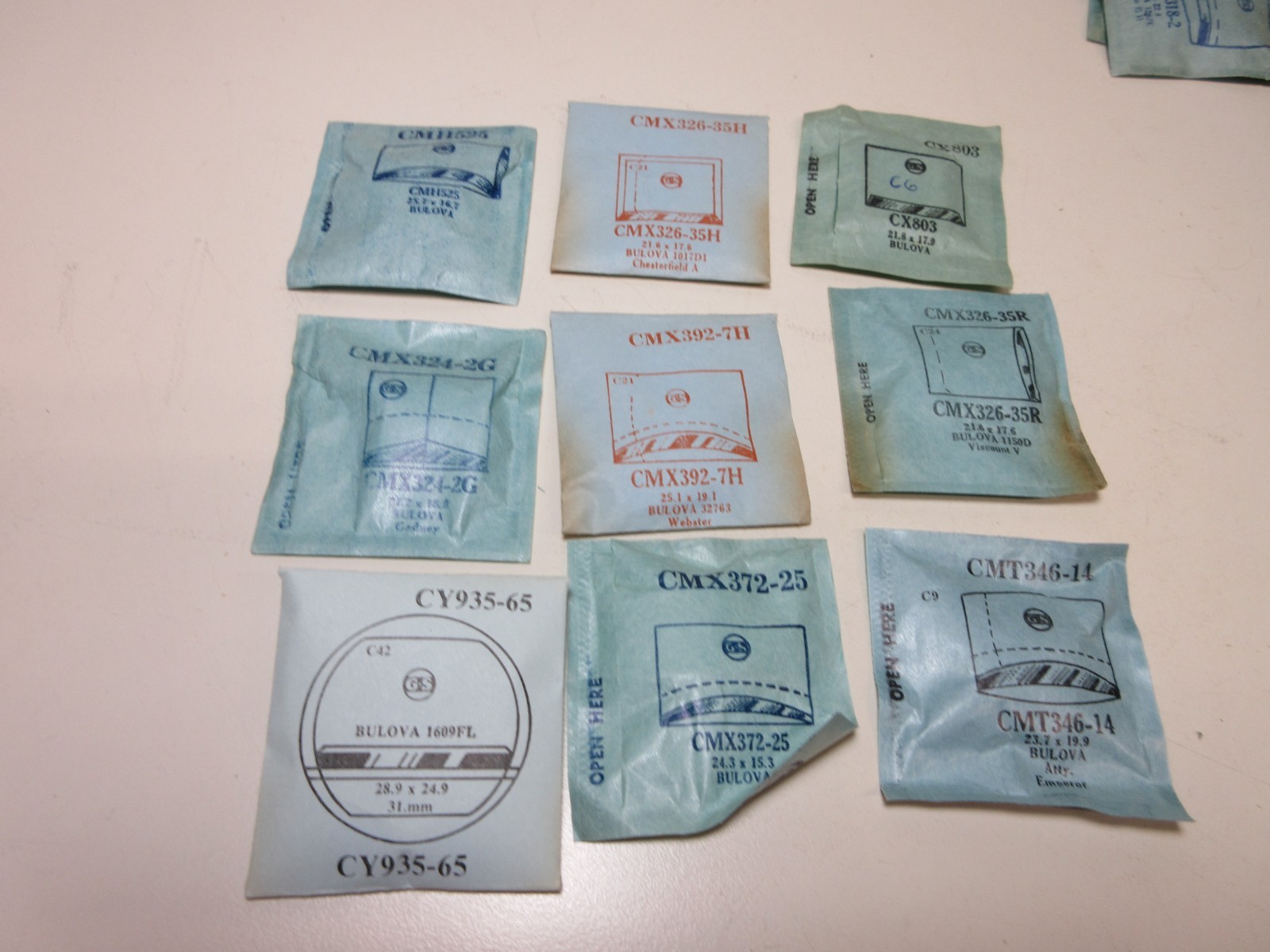 LOT OF G.S MENS BULOVA WATCH CRYSTALS ASSORTED NEW OLD STOCK FLEXO #16