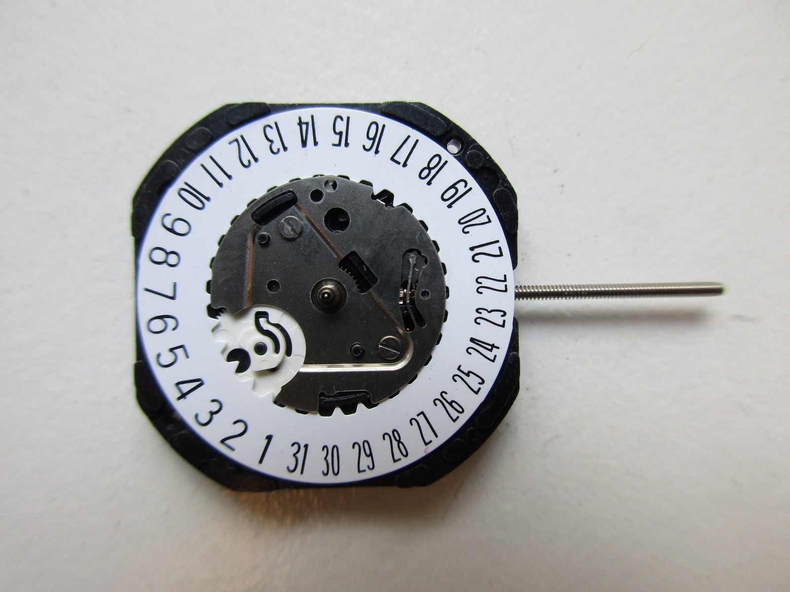 Shiojiri Seiko VX32 “date at 6” N.O.S. watch movement Japan – 3 hands