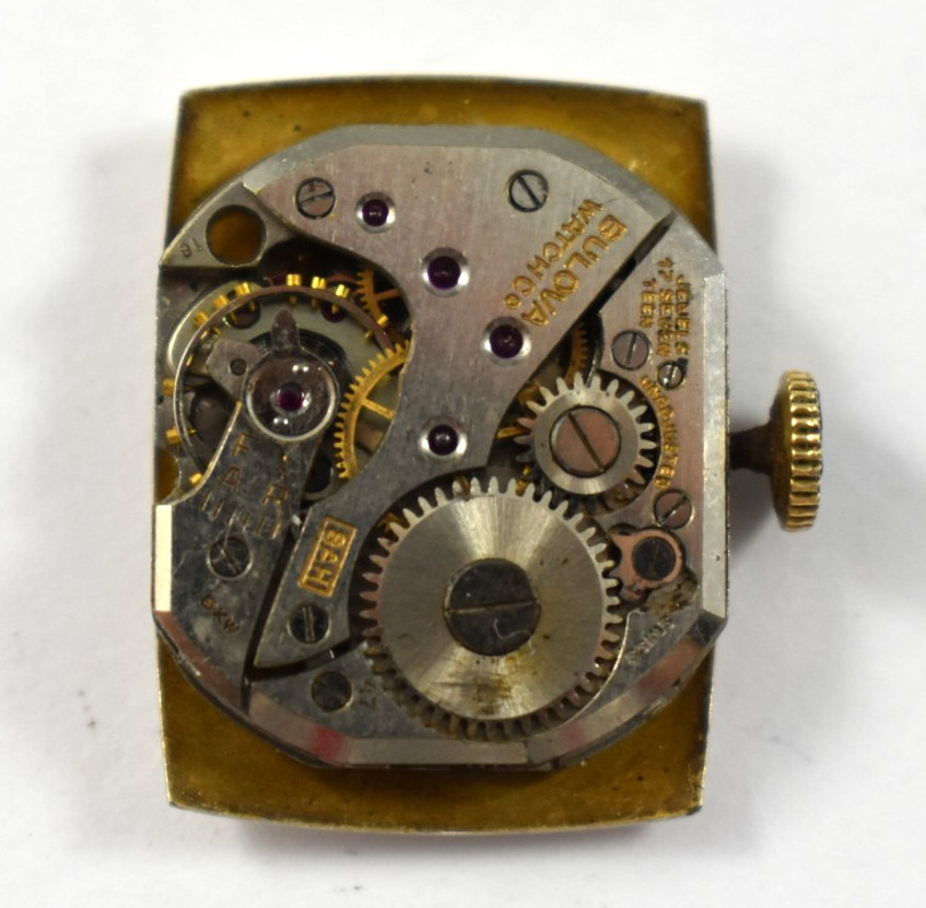 Vintage Bulova Manual Wind 17J 8AH Wrist Watch Movement lot.wn