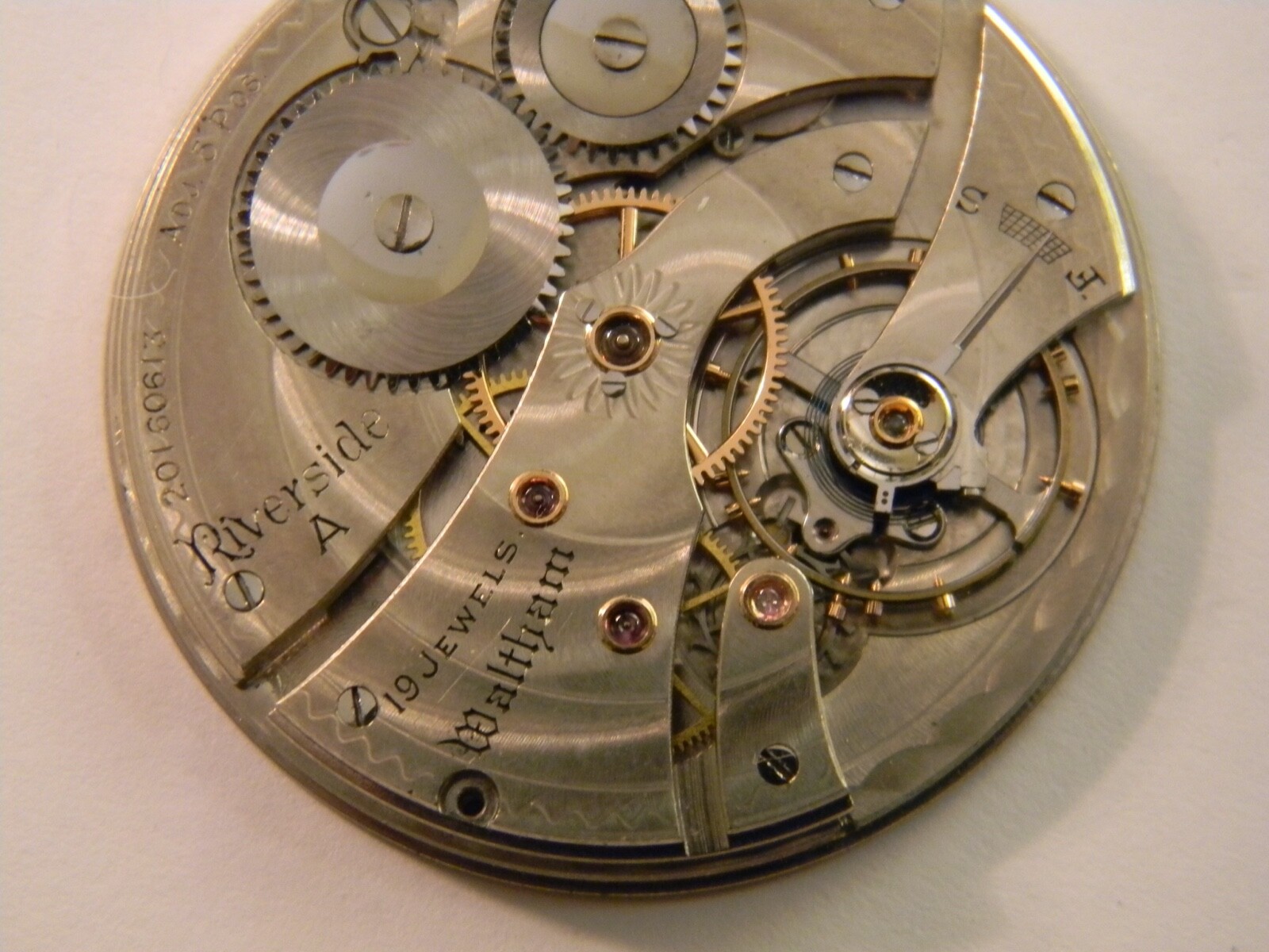 VINTAGE 1915 WALTHAM RIVERSIDE COLONIAL A 19J 14S POCKET WATCH MOVEMENT – REPAIR
