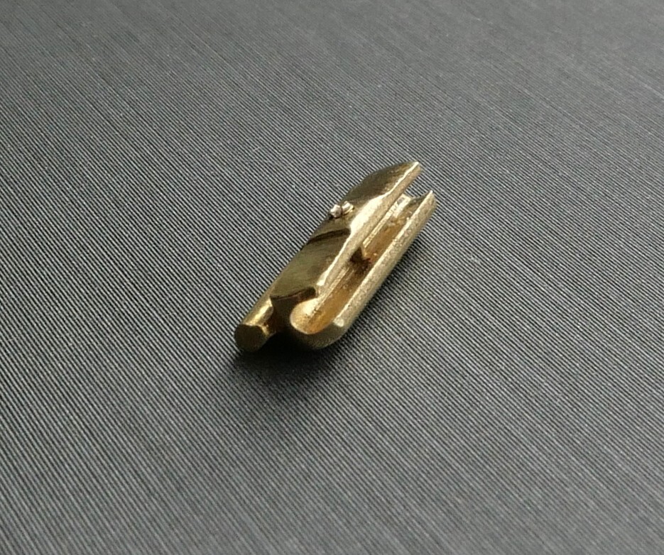18K YELLOW GOLD PIAGET POLO HALF LINK