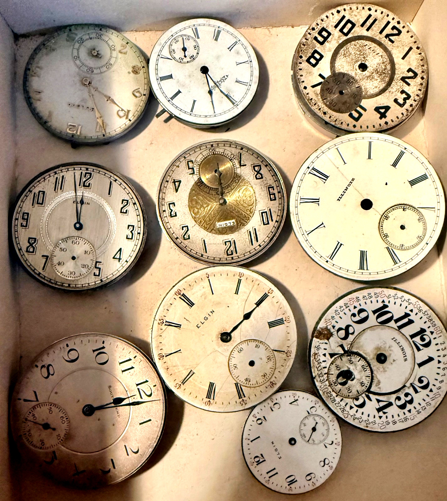 ANTIQUE LOT 10 DIFFERENT NAMES & SIZES POCKET WATCH MOVEMENT SELLING AS IS PARTS