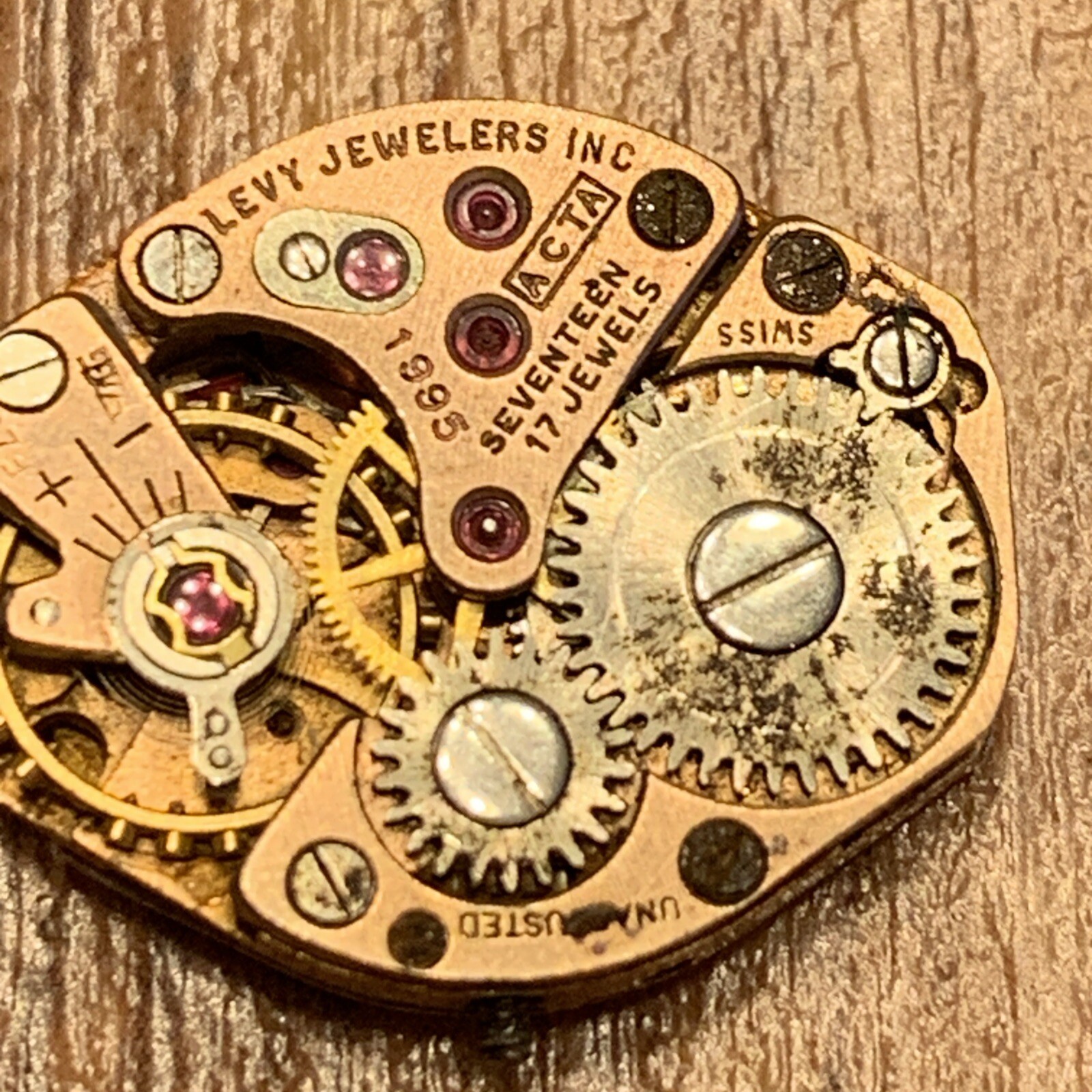 Vintage Levy Watch Movement For Parts/Repair 17j ACTA 1995