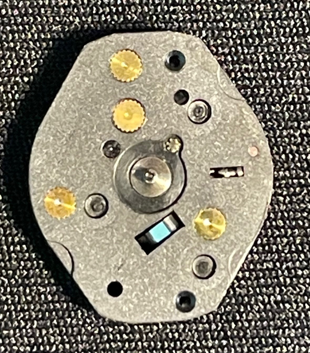 Y121A Seiko (Shiojiri) branded 3-hand Quartz Watch Movement