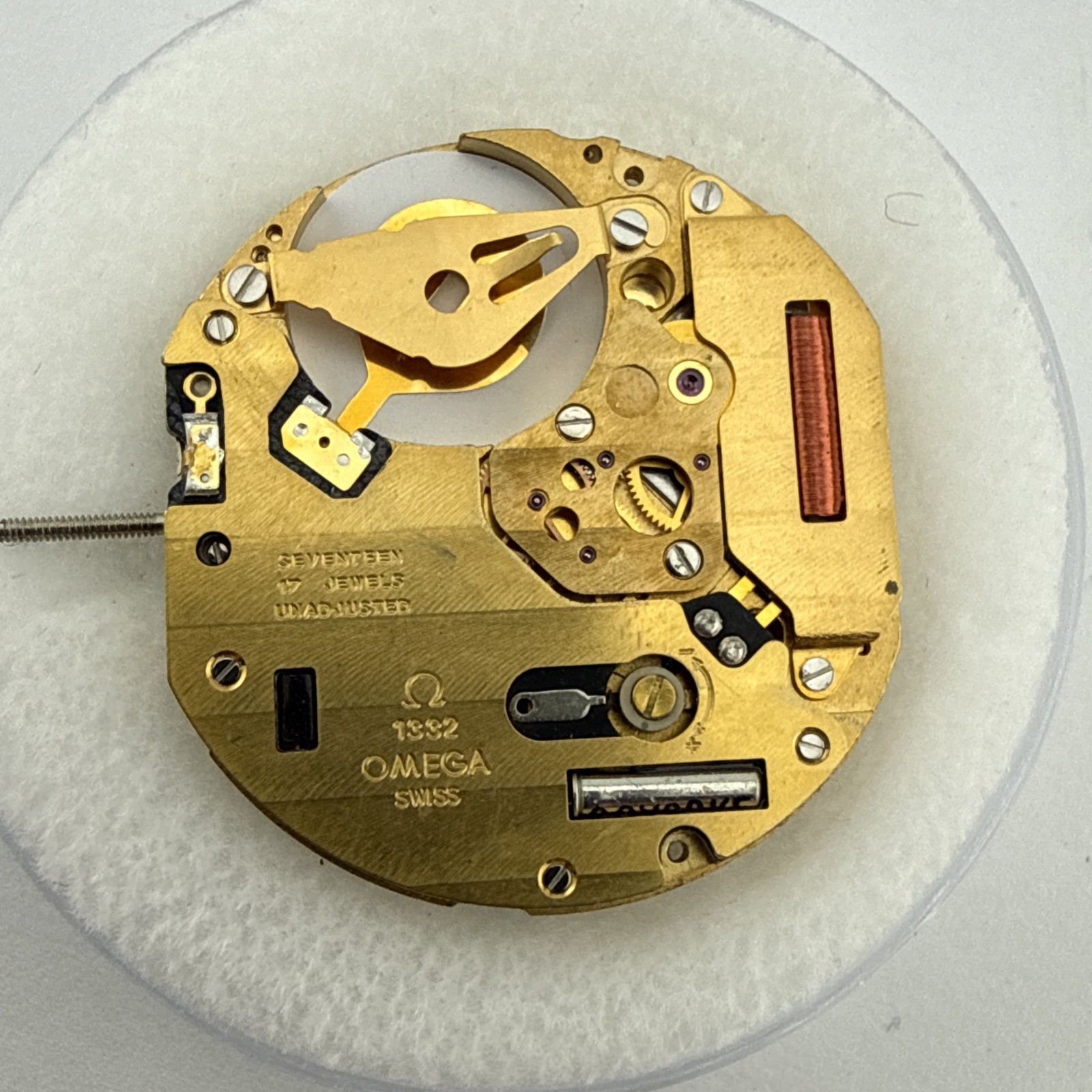NOS OMEGA (Constellation) ‘Quartz’ Cal. 1332 Wristwatch Movement – New Old Stock