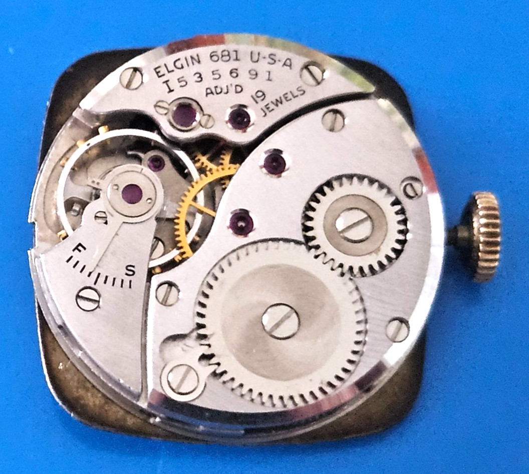ELGIN 681 19J Watch Movement (REMOVED FROM GOLD CASE/BALANCE RUNS) lot86
