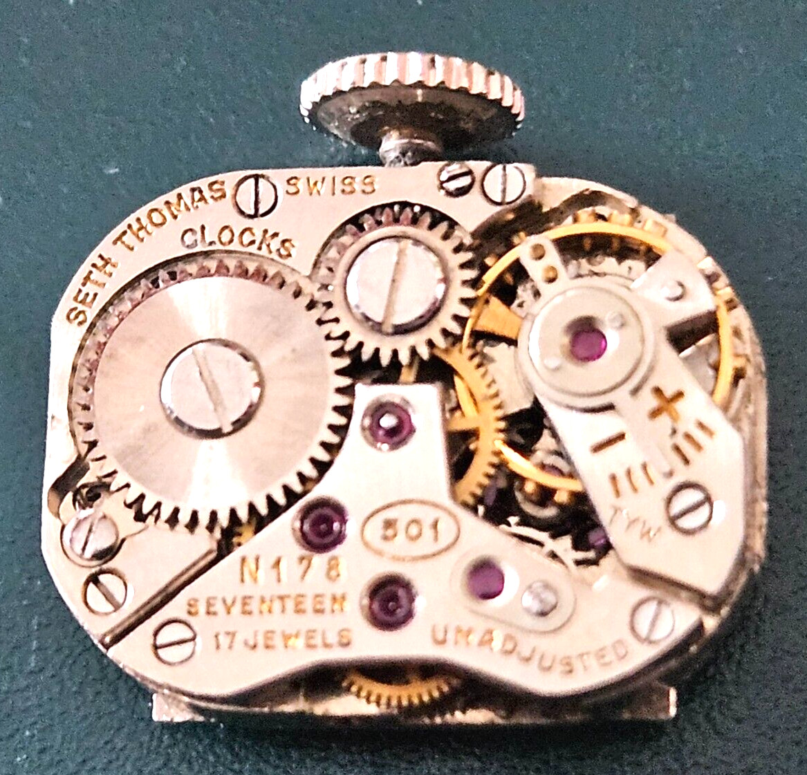 SETH THOMAS 501 N178 17J Watch Movement (REMOVED FROM GOLD CASE/BALANCE RUNS)104