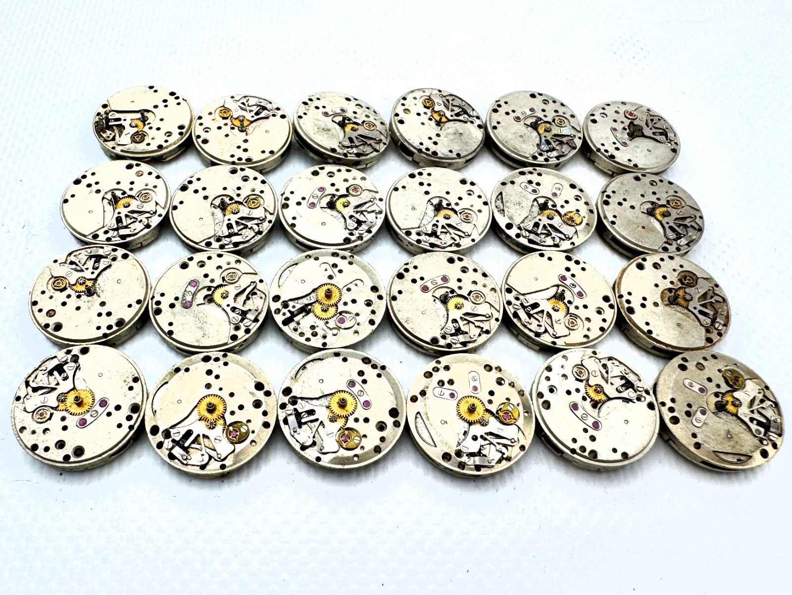 Lot 24 Round vintage ladies watch movements Zarja 20 mm. Steampunk or repair