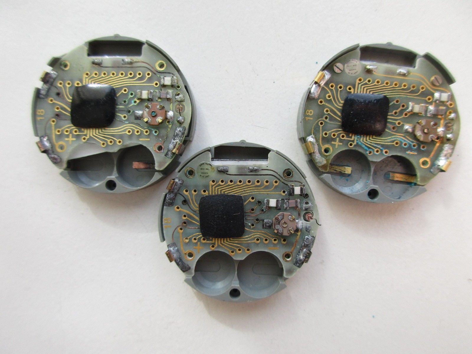Tissot LCD watch movements 3 pcs cal. 4012 Swiss – for parts