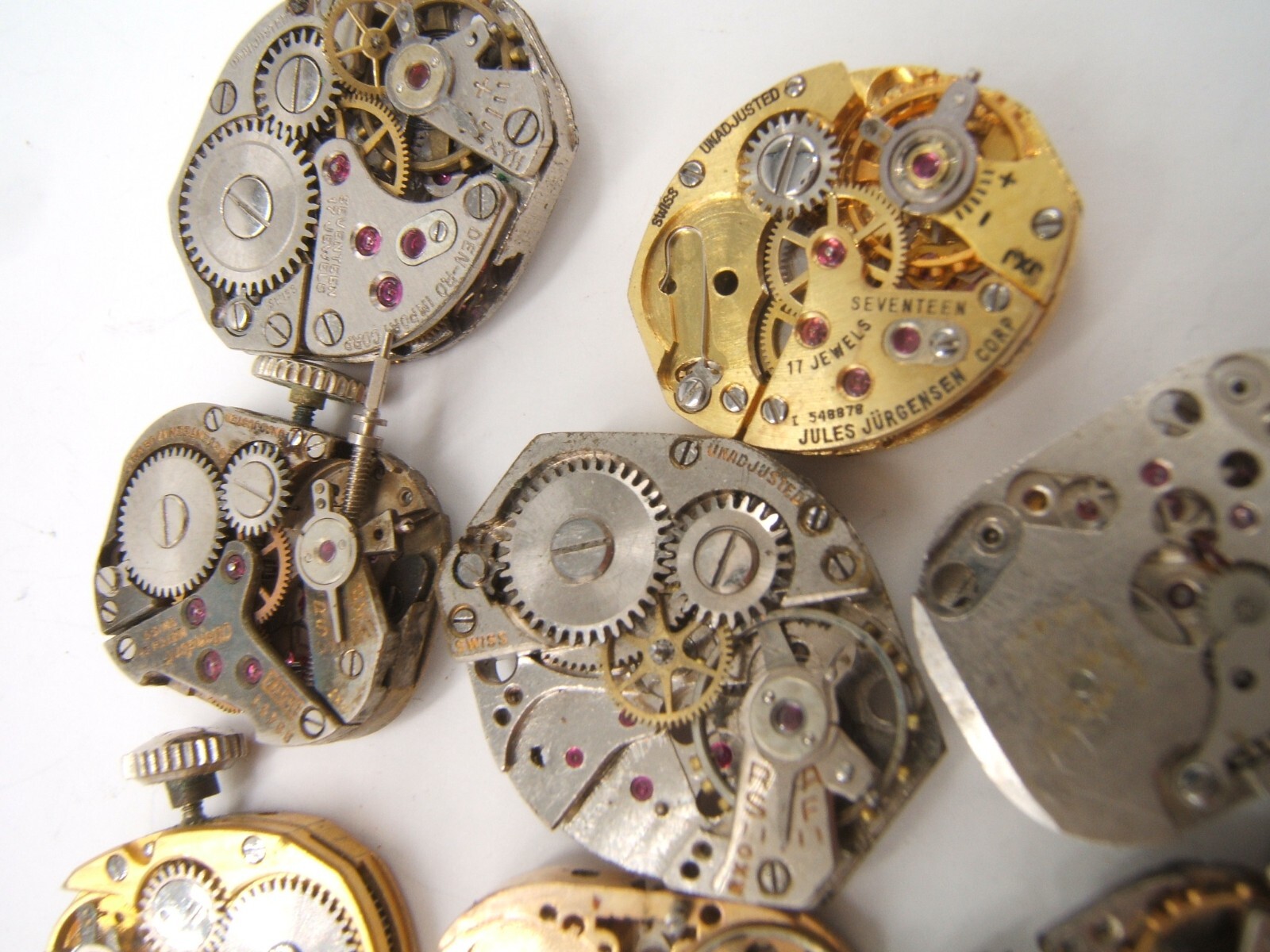 13 SMALL WOMEN’S WATCH MOVEMENTS PARTS REPAIR MECHANICAL WIND UP (LOT AB)