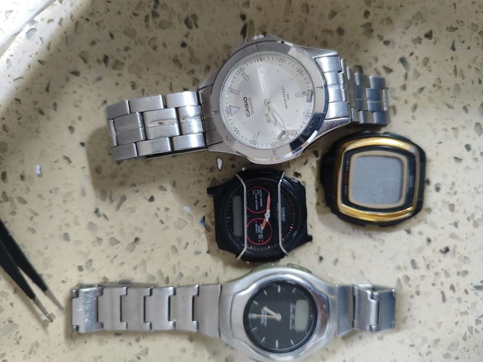 Lot of 4 Vintage CASIO Watches – Analog / Digital – For Parts or Repair