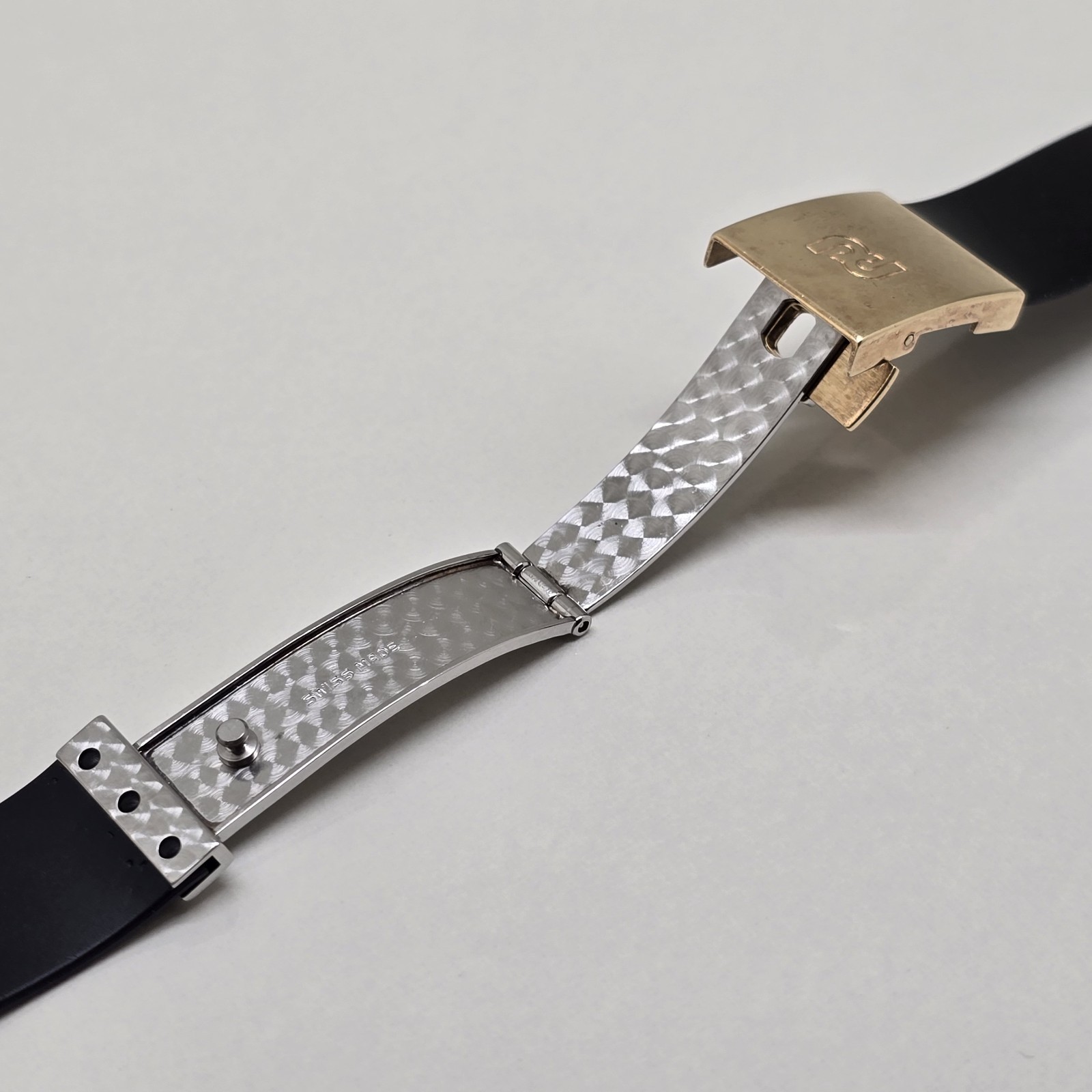 IWC PORSCHE DESIGN 3720 CHRONO WATCH 18K GOLD CLASP & STRAP (MINT & ORIGINAL)
