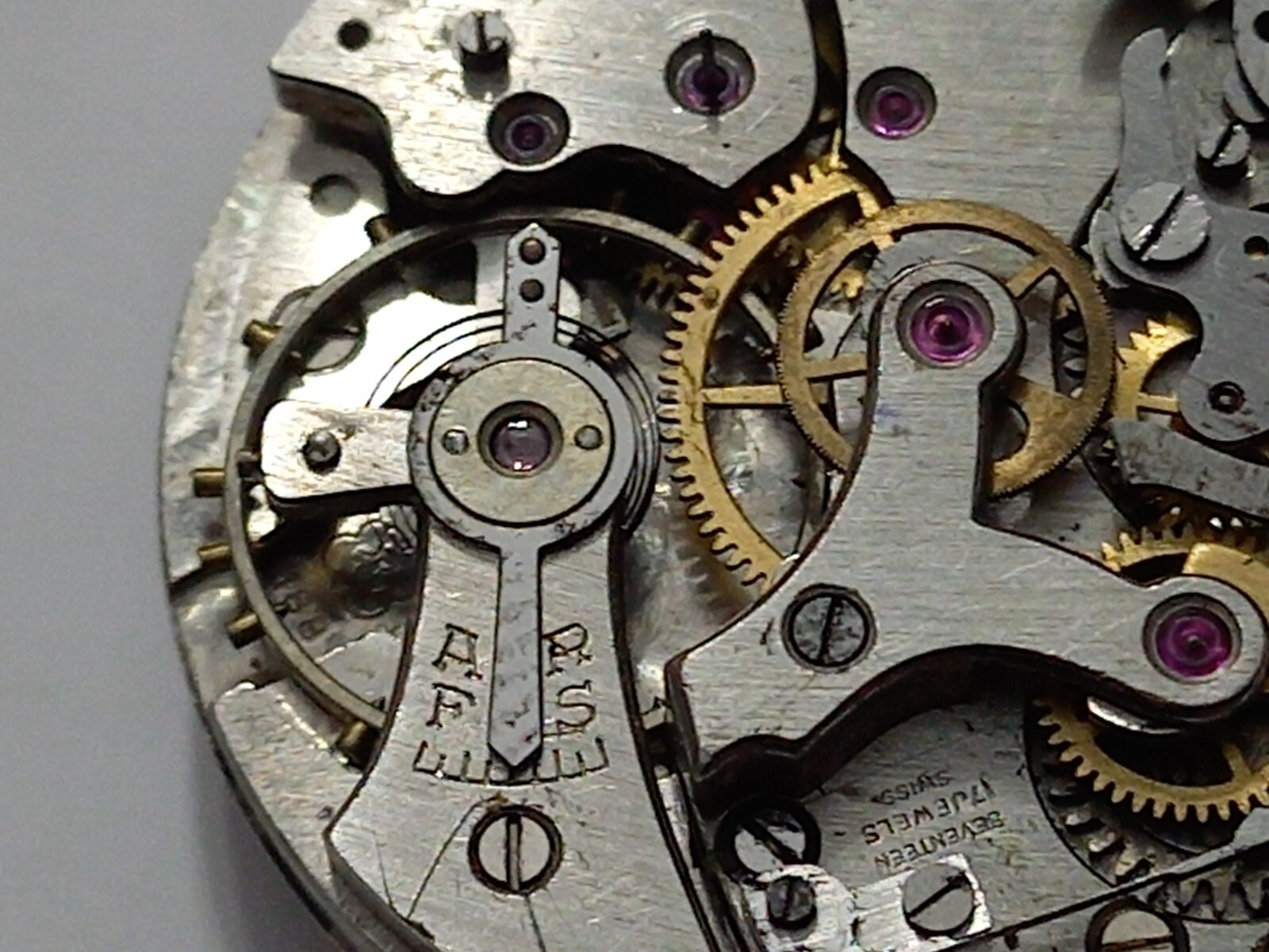 1940’S VENUS CAL 188 MOVEMENT FOR PARTS REPAIR – AS IS