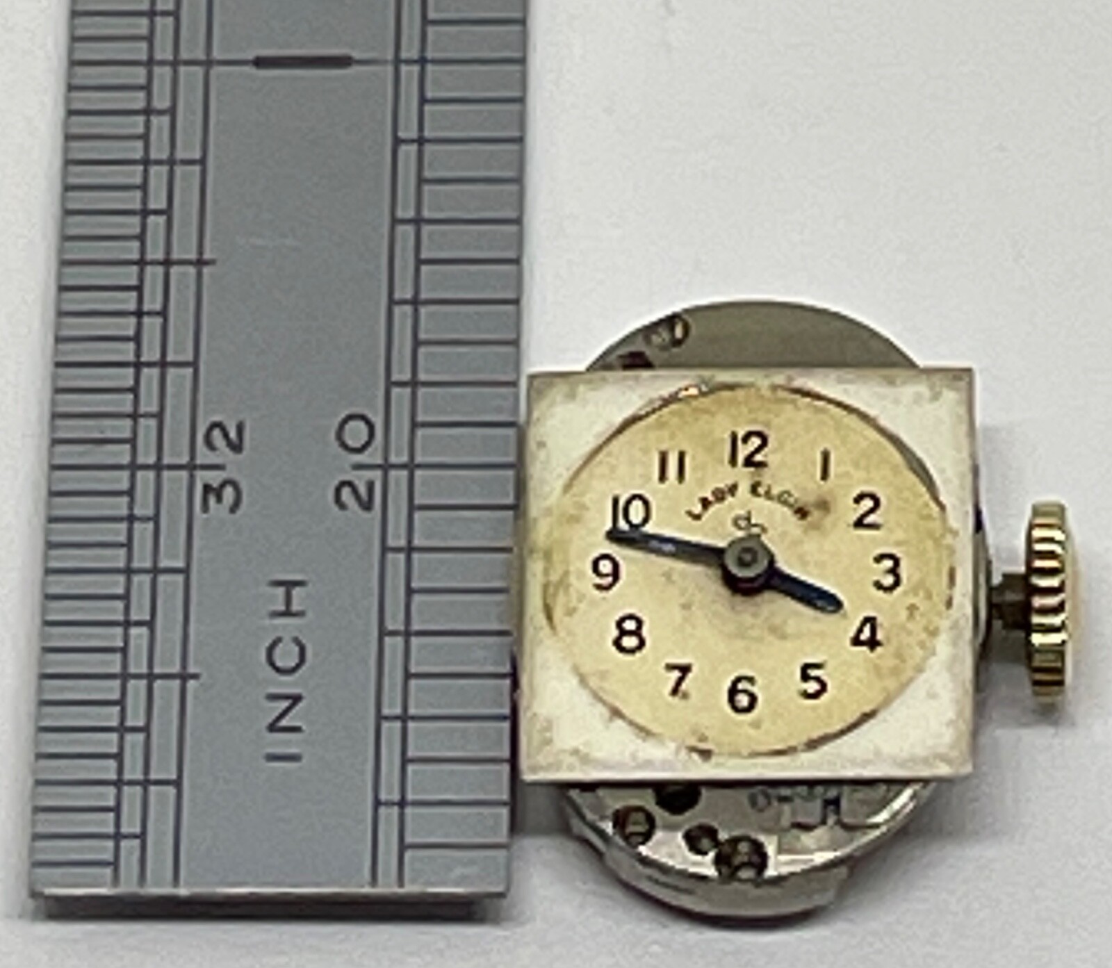 LADY ELGIN 650 MOVEMENT 19 Jewels 4 Adjustments Runs