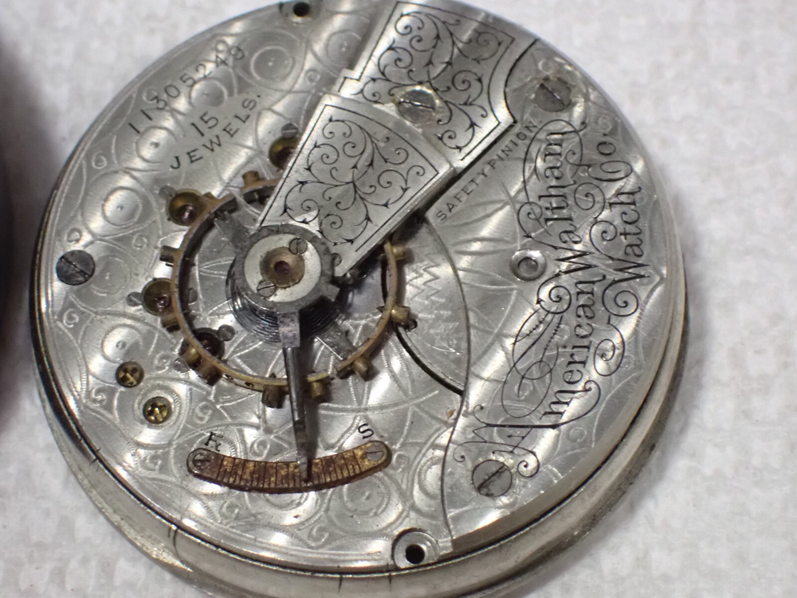 1902 Waltham 15 Jewel No. 820 Manual Wind Pocket Watch Movement good balance
