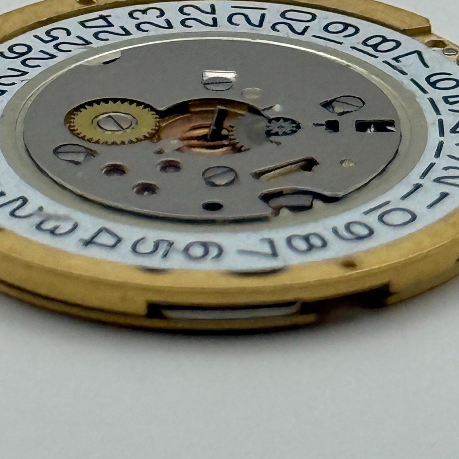 Ronda 1006 Watch Movement Quartz Swiss Date 8 Jewels Vintage Parts Repair 23.8mm
