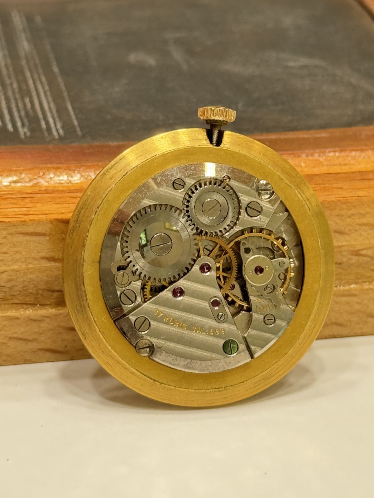 Perseo Movement & Dial Manual Cal.689 Swiss Made 17 Jewels Runing