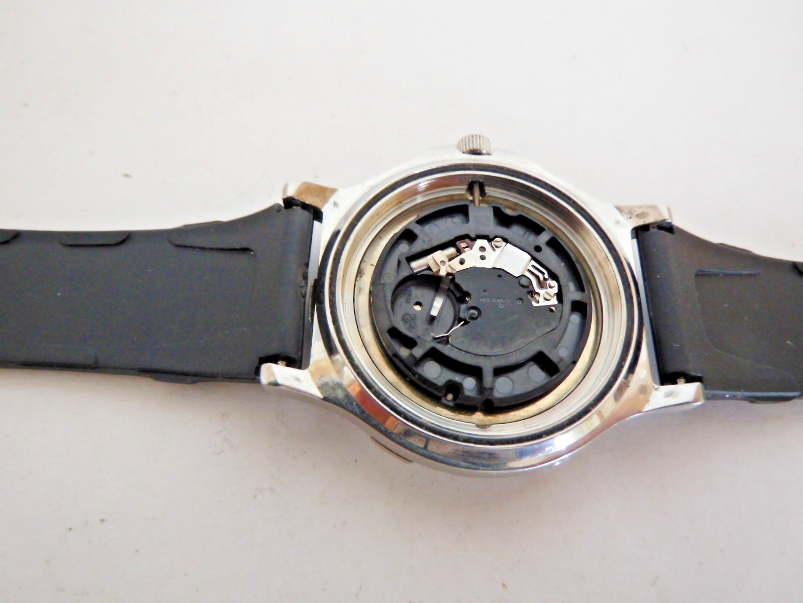 GENTS WEINGER QUARTZ D.D. MOVMENT #ETA 805-124 CASE #096-0685 RUNNING. NEEDS CLE