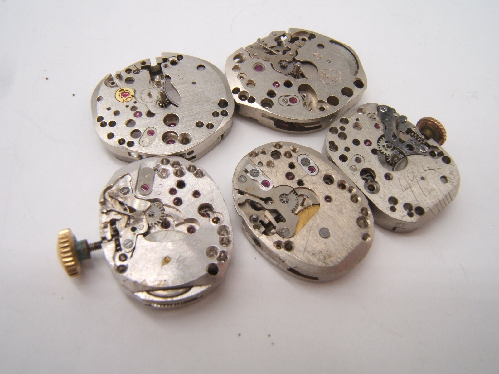 13 SMALL WOMEN’S WATCH MOVEMENTS PARTS REPAIR MECHANICAL WIND UP (LOT GH)