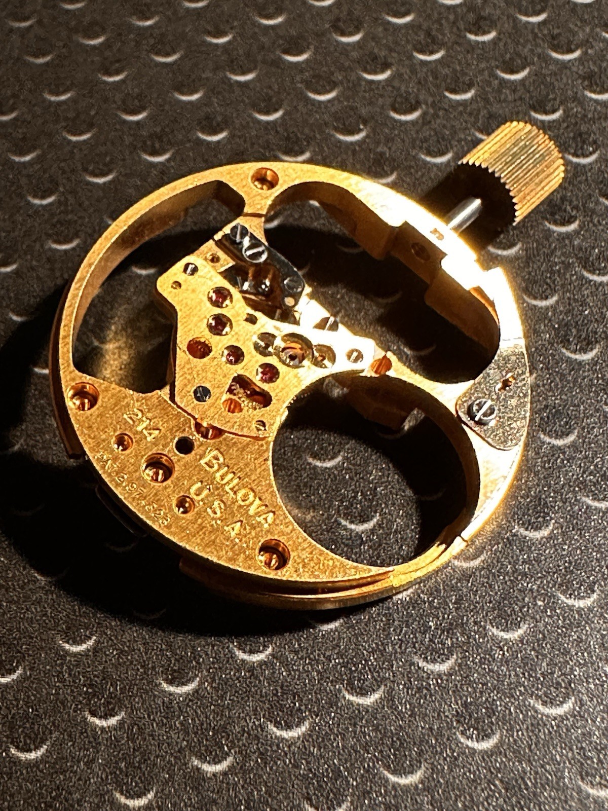 Accutron 214 Movement Pilar Plate M9