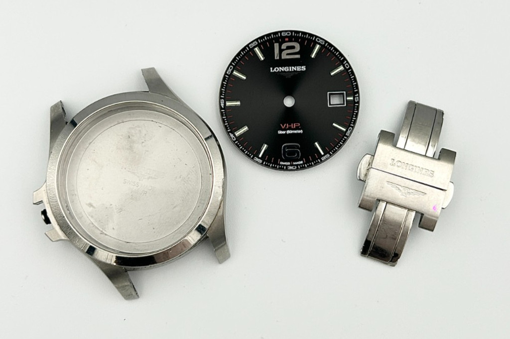 A Longines Conquest VHP Wristwatch case, dial, crown and bracelet clasp L3.716.4