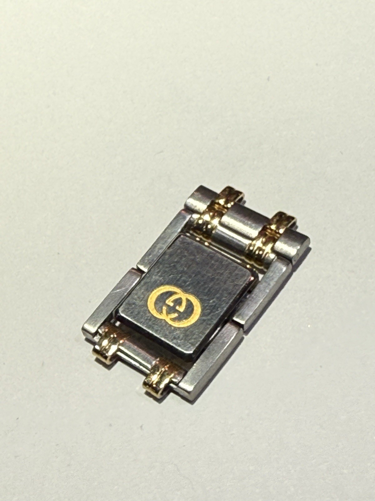 New Old Stock Vintage Gucci 9000M Mens Watch Band Lock