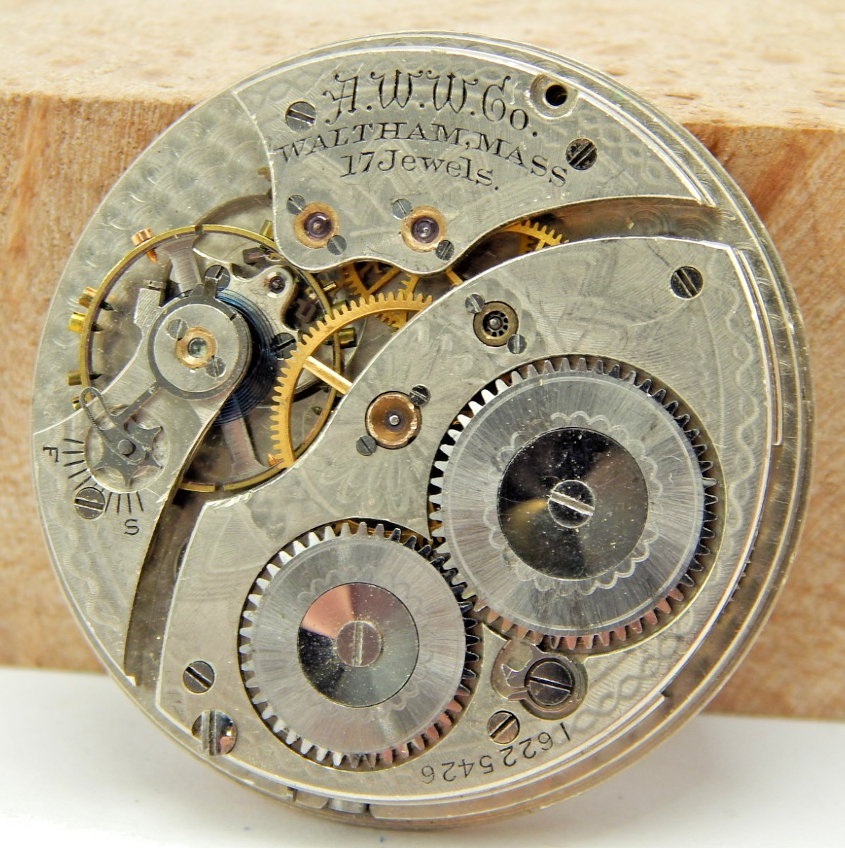 Antique 1907 Waltham 225 12s 17 jewel open face pocket watch movement with dial