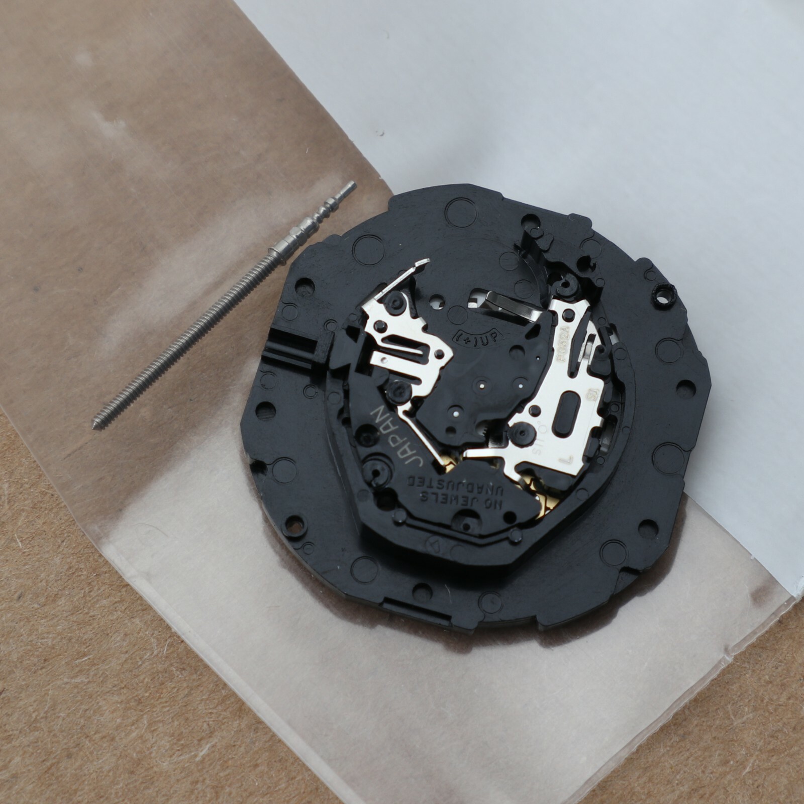 NEW JAPAN HATTORI PC32 REPLACEMENT QUARTZ SMALL WATCH MOVEMENT w/ STEM