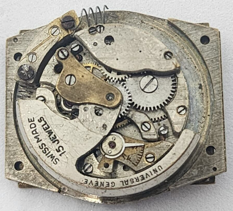 UNIVERSAL GENEVE 15 Jewels BUMPER Tonneau movement – AS 1049? RARE