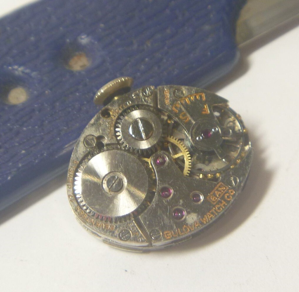 1941 Bulova Watch Co Ladies 17 Jewels Caliber 6AN Movt Dial Hands- RUNS !!