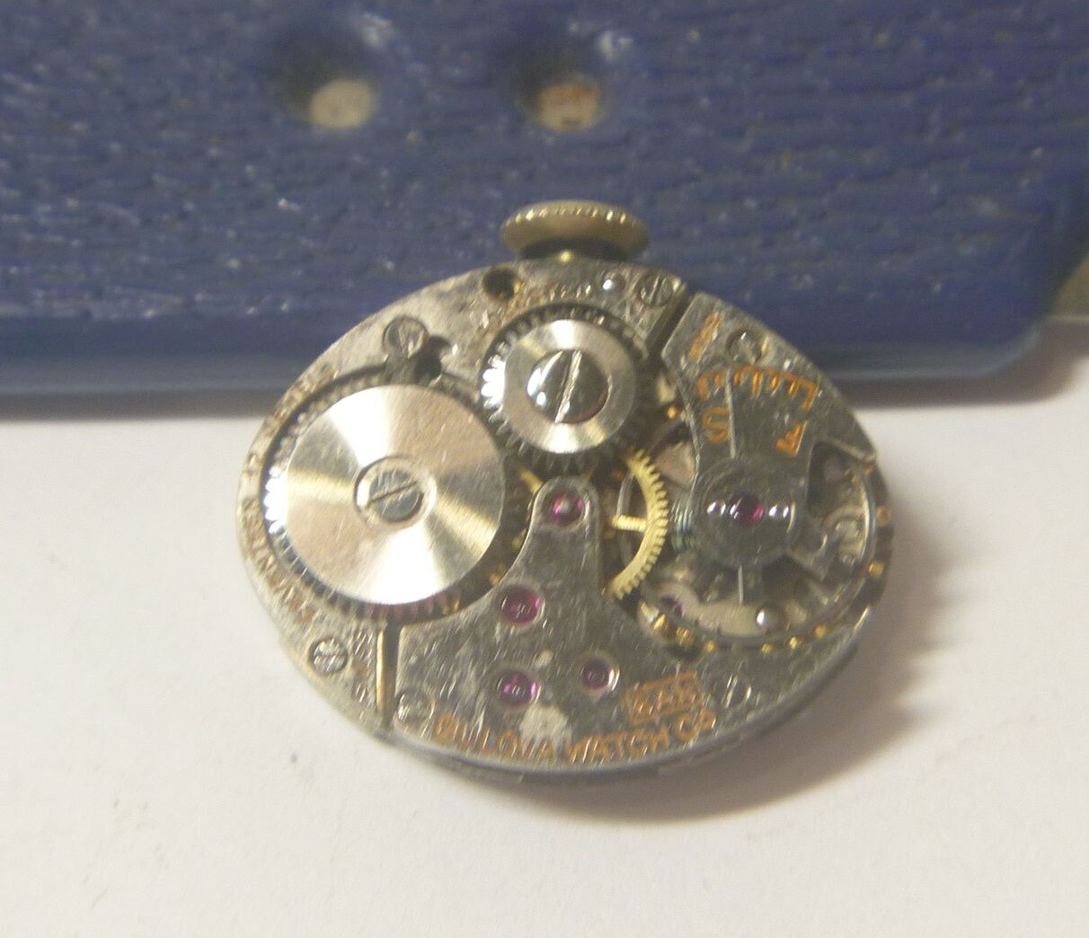 1941 Bulova Watch Co Ladies 17 Jewels Caliber 6AN Movt Dial Hands- RUNS !!