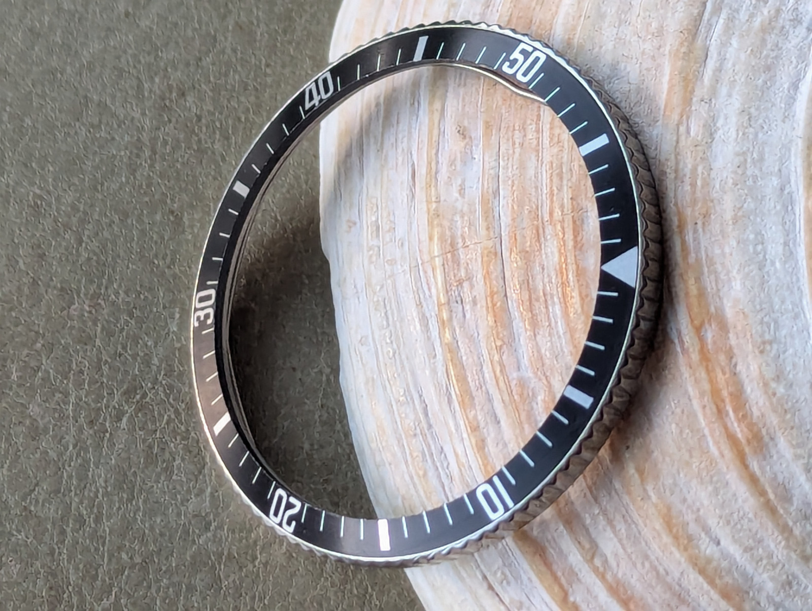 Vintage 1960’s Caravelle Sea Hunter Diver SS Bezel/Black Insert/Tension Spring
