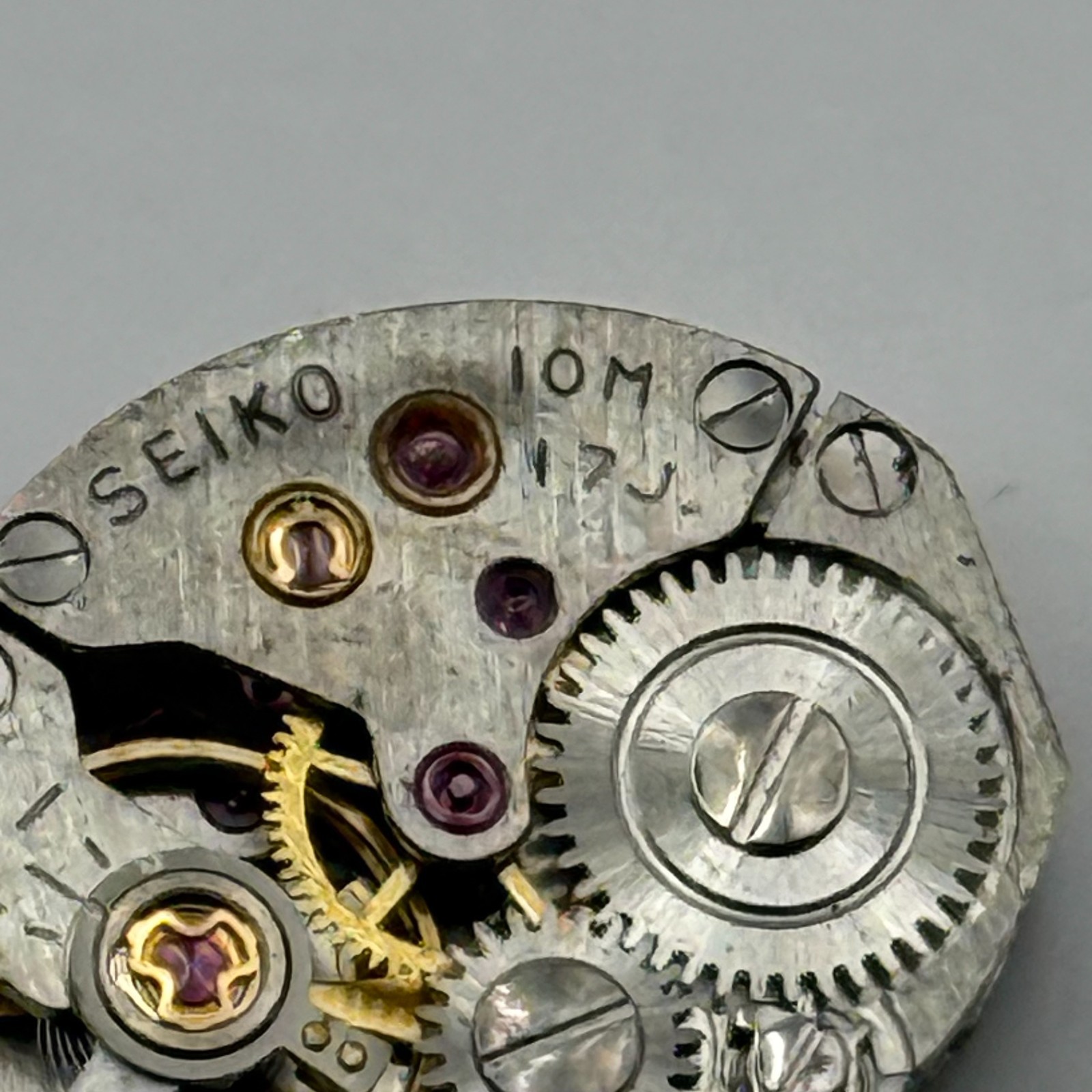 Seiko 10M Watch Movement Diashock 17 Jewels Ladies Vintage Parts Repair 15.7mm