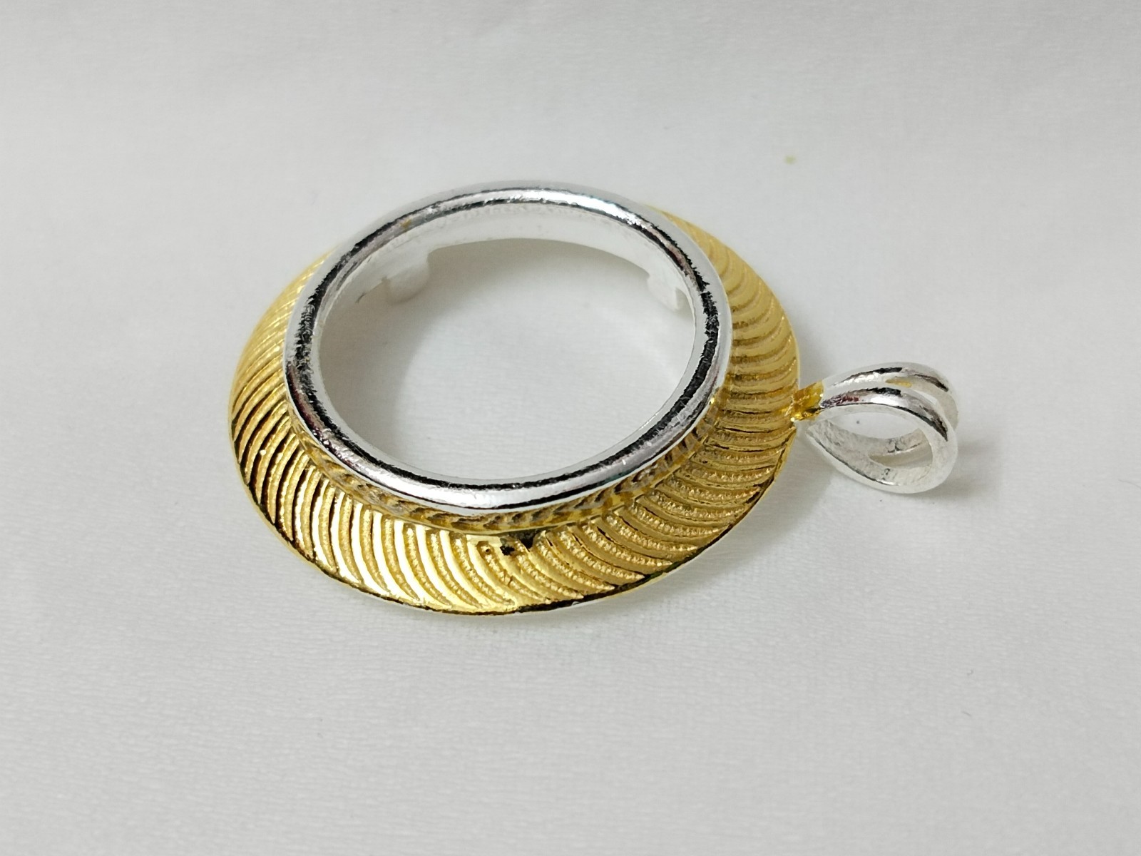 925 Sterling Silver 18k Gold Plated Sterling Silver Round Bezel Pendant Blank