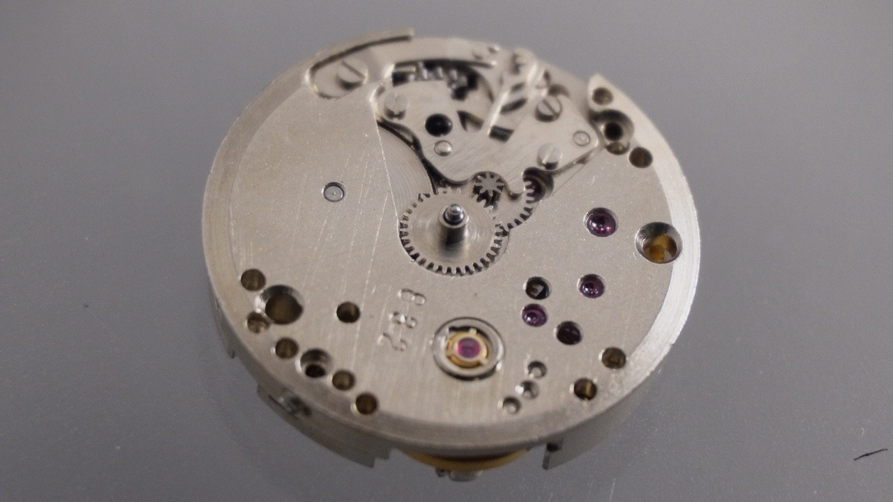 Vintage Chaika 1601A Mechanical Ladies Watch For Parts Repair. Runs.