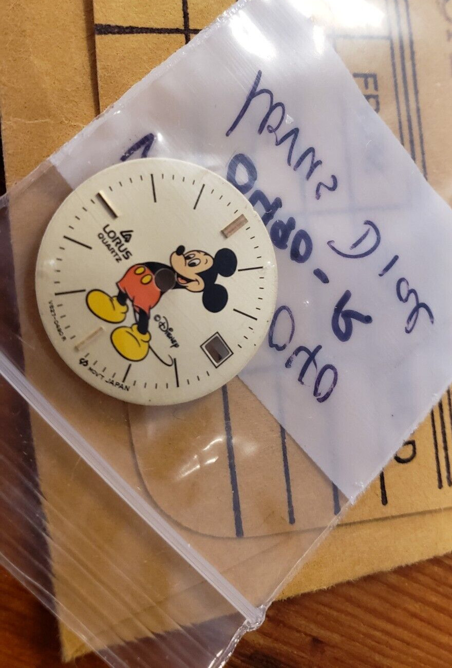 VTG 80’s Lorus Mickey Mouse Watch Dial Gold w/ Black markers window V827-0040