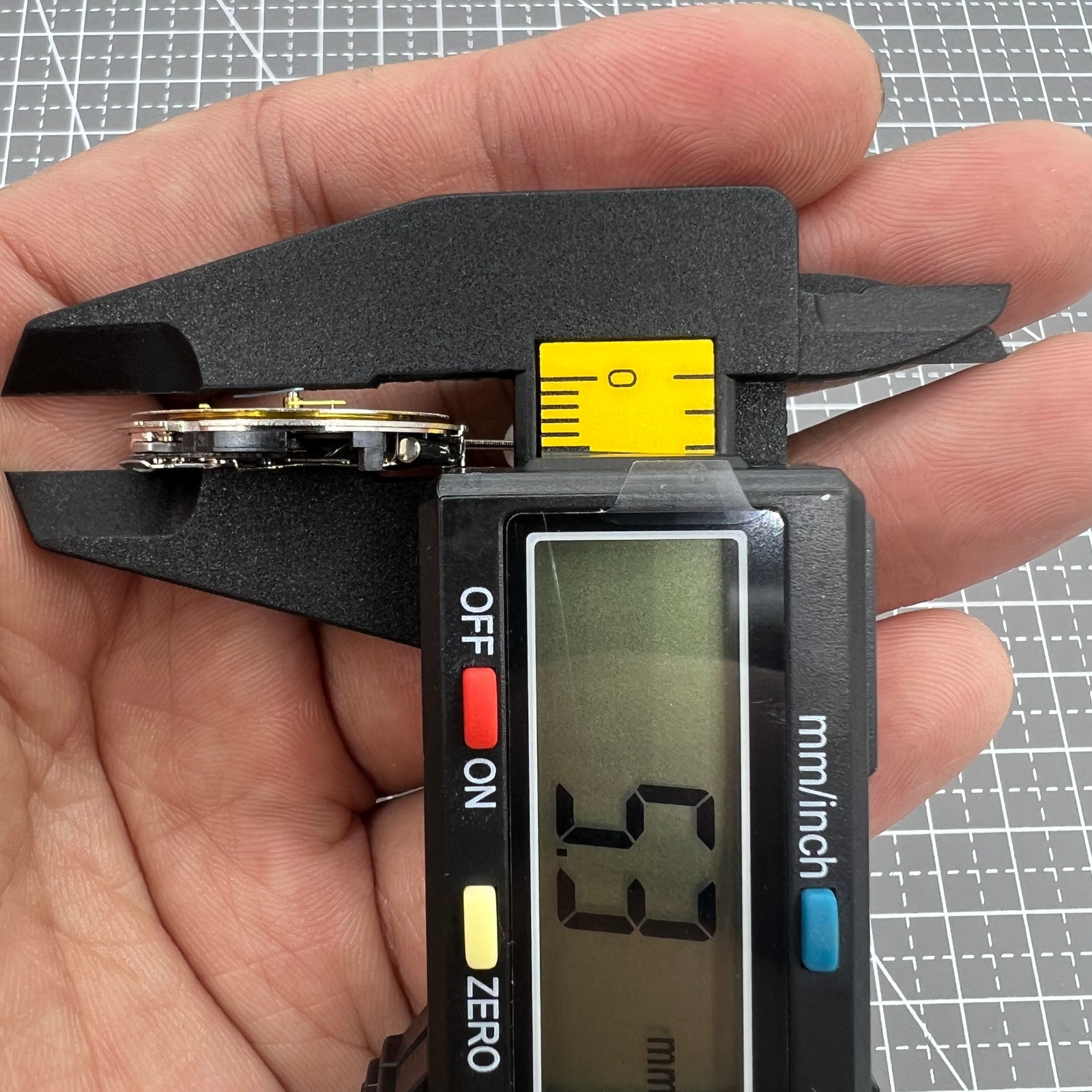 Genuine Swiss ISA 8162 Movement Date At 6 Quartz Movement ISA 8172 Replacement